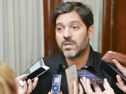 Carlos Bianco explicó por qué Matías Almeyda no puede comprar vacunas para  traer a la Argentina