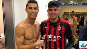Check spelling or type a new query. Video Raoul Bellanova Futbolista De Milan Se Toma Foto C Foto Chiellini Shotoe