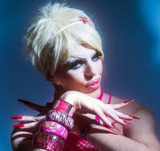 On veut pas être plates, mais dans exactement une semaine, ce sera la  dernière journée d'Acadie Rock!! 😭 Ok, ok, c'est même pas encore commencé,  mais vous n'allez pas vouloir que ça