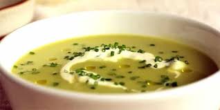 Soupe De Poireaux Et Pommes De Terre Au Thermomix Recette En 2020 Recettes De Cuisine Soupe Poireaux Soupes