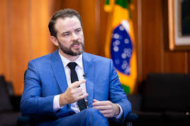 Durigan nega erros do governo e promete ajuste nas contas públicas