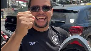 Torcedor do Botafogo vai de Manaus a Buenos Aires de moto para ver final da  Libertadores