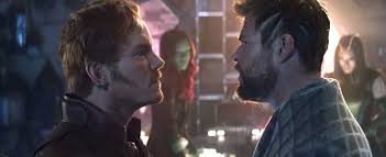 Avant de passer à la réalisation, le quadragénaire avait longtemps œuvré comme homme de l'ombre, en tant que producteur, sur plusieurs films d'animation, comme l'étrange pouvoir de norman , sorti en 2012. Les Gardiens De La Galaxie 3 Se Deroulera Dix Ans Apres Le 2eme Opus Cineseries