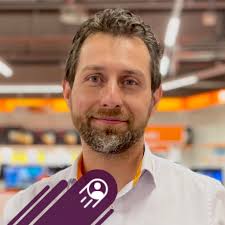 Freude herrscht: Unser Nachwuchschef Roger Etter hat seinen Vertrag als  Technischer Leiter des FC Winterthur bis 2027 verlängert. Der 45-jährige  Winterthurer ist seit Sommer 2019 für die Talentschmiede des FCW  verantwortlich. Unter