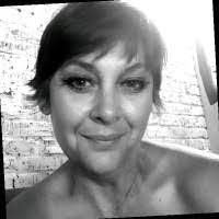 Karen Lindenmeyer's Instagram, Twitter & Facebook