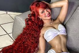 Qué pasó con Bella Dueñas? Quién es la influencer regia que se rapó y  preocupa en TikTok | MARCA México