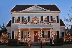 Love A Light Lined Roof Xmas Lights Christmas Deco Holiday Lights