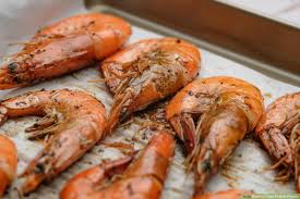 To thaw quickly, put frozen cooked shrimp into a strainer and rinse with running cold water for a few minutes, lightly rotating to ensure an even thaw. 3 Ways To Cook Frozen Prawns Wikihow