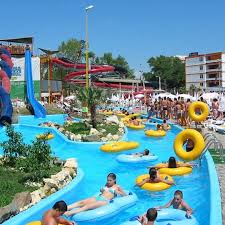 Gratie acestei instalatii moderne, turistii se pot bucura de senzatiile frumoase pe care le ofera o calatorie deasupra statiunii mamaia. Aqua Magic Bd Mamaia
