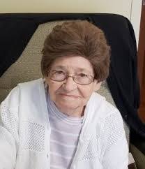 Mae Tart's Instagram, Twitter & Facebook