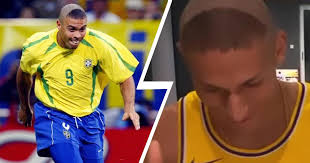 hiˈʃaʁl(i)sõ), is a brazilian professional footballer who plays as a forward for premier league club everton and the brazilian national team. Everton Winger Richarlison Pays Tribute To Ex Madrid Star Ronaldo Nazario With Bizarre Haircut