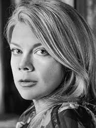 The Swimming Pool: A Novel: LeCraw, Holly: 9780385667920: Amazon.com: Books