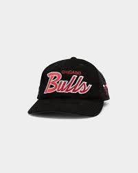 mitchell ness chicago bulls corduroy script 6 panel deadstock snapback black in 2021 chicago bulls mitchell ness chicago bulls team