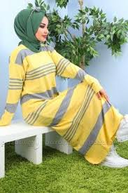 Ceren Kurt Adli Kullanicinin Tesettur Tunik Modelleri Panosundaki Pin Moda Stilleri Triko Elbise