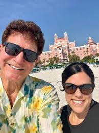 Kim Loux's Instagram, Twitter & Facebook