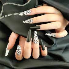 Si te gustan las uñas negras, aquí tienes una galería con impresionantes diseños de decoración de uñas para inspirarte. Disenos De Unas Acrilicas Negras Elegantes Disenos De Unas Acrilicas Negras Disenos De Unas Portizaz Esto De Tener Una Unas Acrilicas No Es Nada Economico Requieren Mantenimiento Y Muchos Cuidados