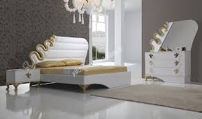 Gumus Yatak Odasi Siradanliktan Uzak Carpici Yatak Odasi Tasarimi Yeni Yatak Odasi Modelleri Bedroom Furniture Sets Modern Bedroom Furniture Bed Design Modern