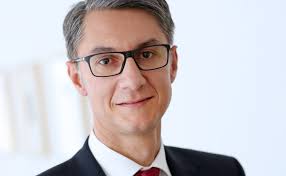 The basic eligibility is to have a graduation degree from a recognized college. Llb Gruppenchef Ubernimmt Fuhrungsposition Bei Lgt Bank