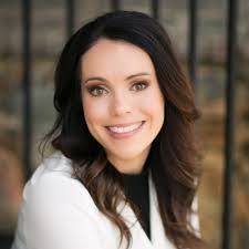 Erica Travis's Instagram, Twitter & Facebook