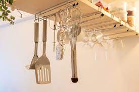 狭いスペースでもおしゃれに キッチン収納アイディア集 folk 収納 アイディア きれいなキッチン 収納