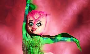 The people that are left are carwash, rubber chicken, beagle, squirrel, flamingo and frog. The Masked Dancer Fans Convinced Tulip Is Mackenzie Ziegler Hello