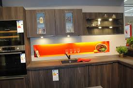 Mining baron gali janardhan reddy went viral this week for the outrageously fancy invitations to his daughters wedding. Impuls Musterkuche Einbaukuche In Ulme Caruba Holz Nachbildung Ausstellungskuche In Brandenburg An Der Havel Von Reddy Kuchen Brandenburg