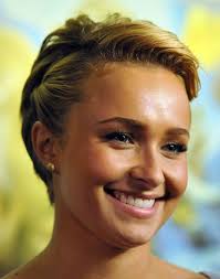 Cute Style Option for Short Hair: The Side Twist