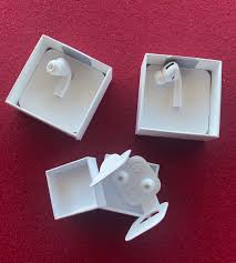 Works with airpods (1st generation or later) classic white color. Mark Gurman On Twitter In The End The Replacement Airpods Were Able To Be Shipped And Arrived Pretty Quickly And Seamlessly