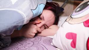 üvey babam beni üvey annemle karıştırdı Porno 7DAK farkıyla izle