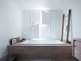 built in vs. freestanding bathtubs
