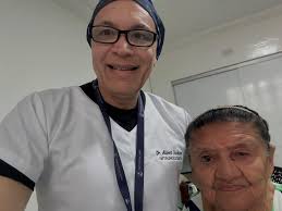 Eita que visita ótima : dona Petrônia com seus 91 anos . Vendo como uma  águia 🦅. anasilva4410 Que Deus a abençoe 🙏