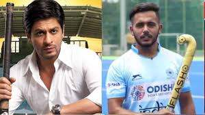 India''s reel ''chak de!'' moment turns real: Watch Hockey Stars Invite Ex Player Shah Rukh Khan To Play Srk Says Neki Aur Pooch Pooch
