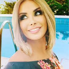 Denise Grillo's Instagram, Twitter & Facebook