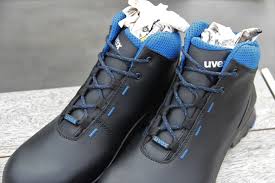 Ariat offers a wide variety of safety shoes meant specifically for harsh working conditions. Correctly Cleaning Maintaining Work Shoes Blog Uvex Safety