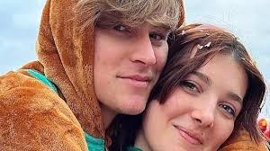 Leonardo Brown's Instagram, Twitter & Facebook