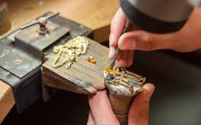 SAM | Stichting Ateliers Maastricht » Blog Archive » Opleiding 'Juwelier- Goudsmid'
