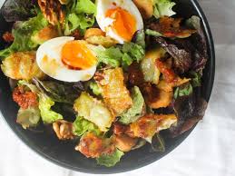Salade Gourmande Aux Ravioles Poelees Salade Gourmande Salade Recette Salade Verte