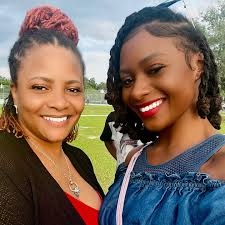 Happy Birthday Mom 🎈🎉 Shawntae Tyson I pray that this next year brings  you an abundance of joy, peace, healing and love♥️ And I pray I look as  good as you at