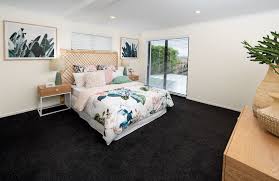 They won a home in maleny, a town near the sunshine coast, valued at a$1.2 million. Endeavour Draw 420 Prize 1 280 674 Prizehometickets