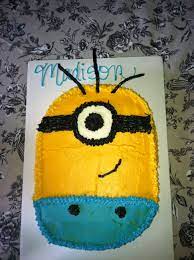 Knead the roll out icing until soft and pliable and then roll it out. Minion Rectangle Cake Despicable Me Bedroom Bedroom Decor Pictures Primitive Decorating