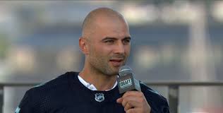 #mark giordano #calgary flames #nhl #hockey #mark messier nhl leadership award. A1k Cjekmoa8mm