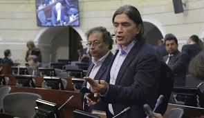 Expresidente uribe denunció a gustavo petro y gustavo bolívar. Petro Presidente Bolivar Dice Que Petro Entregara El Poder En 2026 Sin Traumatismos Politica Caracol Radio