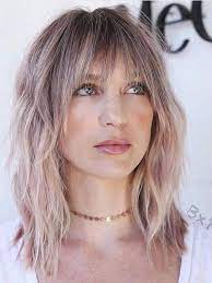 The large golden choker is also a win. Pin On Beauty Tips