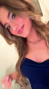 Kris Aponte's Instagram, Twitter & Facebook