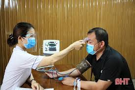 It was first identified in december 2019 in wuhan,. Ha TÄ©nh Tiem Váº¯c Xin Phong Covid 19 Cho 370 Cong Dan Trung Quá»'c