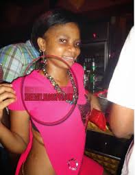 Warembo wakiwa wanasikiliza kwa umakini ndani ya wanawake live. Kuma Za Warembo Nje Kenyan Sugar Mummies Waona Je Picha Za Kuma Tamu