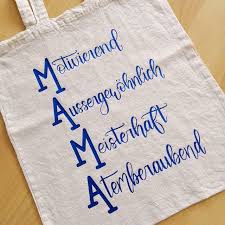 Geschenkidee Zum Muttertag Mama Handlettering Welches Ausgeplottet Wurde Handlettering Plotten Diy Geschenke Muttertag Diy Geschenke Mama Vatertag Diy