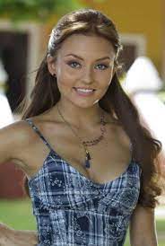 Su tono natural es el rubio, un look con el que estamos acostumbrados a verla y que por su tez blanca le queda a la perfección. Angelique Boyer Angelique Boyer Angelica Boyer Latin Beauty