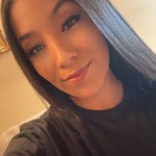 Top from: @hexagon_boutique descuento:Elizabeth10 Jeans from:  @jannetaaboutique descuento:mazapan #blackboots #turtleneck #turtlenecktop  #turtlenecksweater #turtlenecktops #momjeans #momijeansmx #momjeans👖  #blackoutfit #falloutfit #fall2020 #ootd ...