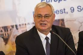 Aradszki andrás elmagyarázta, mi van a világban. Aradszki Andras A Gyogyulas Utjan Pestisracok